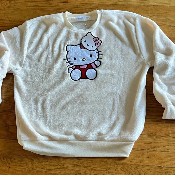 Hello Kitty embroidered fleece plush  sweatshirt, crewneck New in Box XLarge - Picture 2 of 8